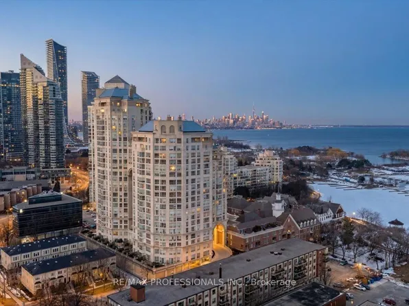 2289 Lake Shore Blvd W #Townhouse 143, Toronto, ON M8V 3Y2