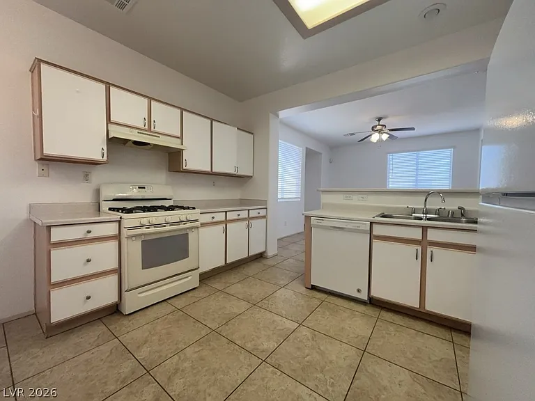 5438 Old Oak Ct #0 — Photo 4