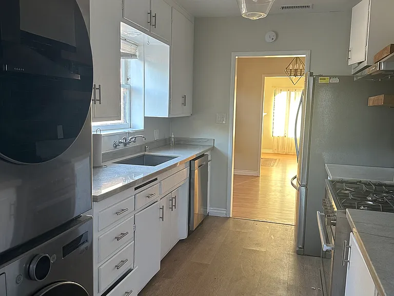 Magnolia Ave — Photo 13