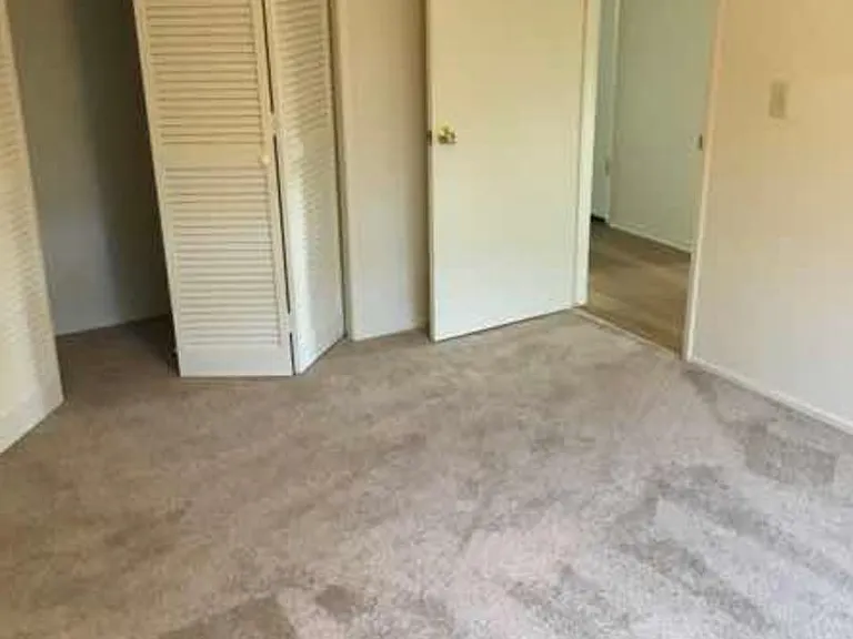 Lassen Villa Apartments — Photo 32