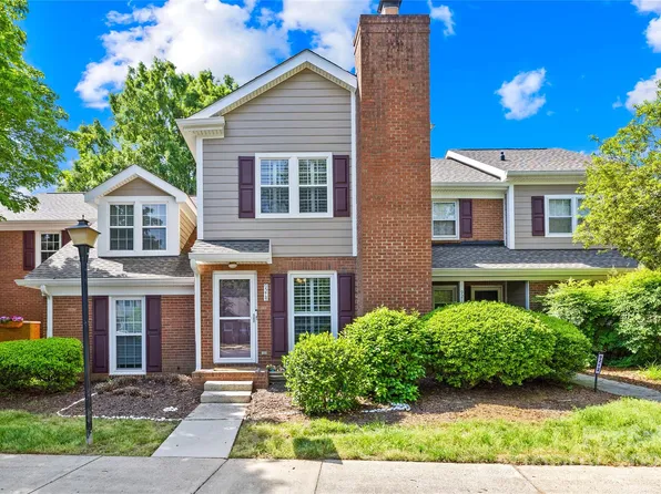 9214 N Vicksburg Park Ct, Charlotte, NC 28210