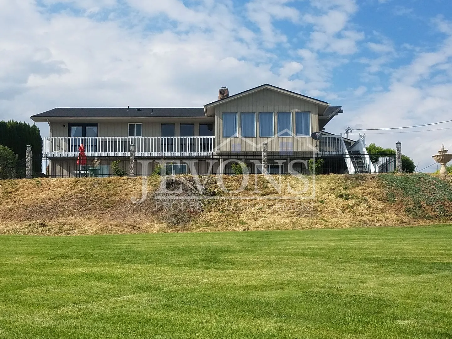 Coming soon! 5 Bedrooms, 3 Bathrooms 2-Story Single-Family Home in Summitview — Photo 3