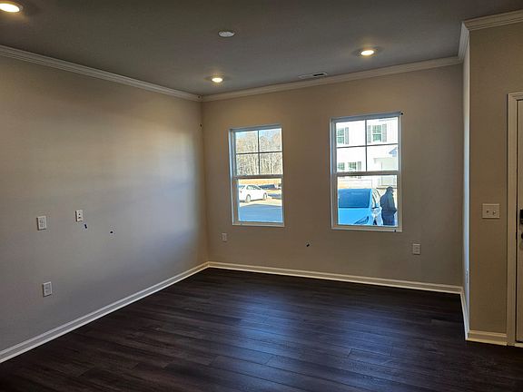 3rd image of 1235 Willow Tree Way
