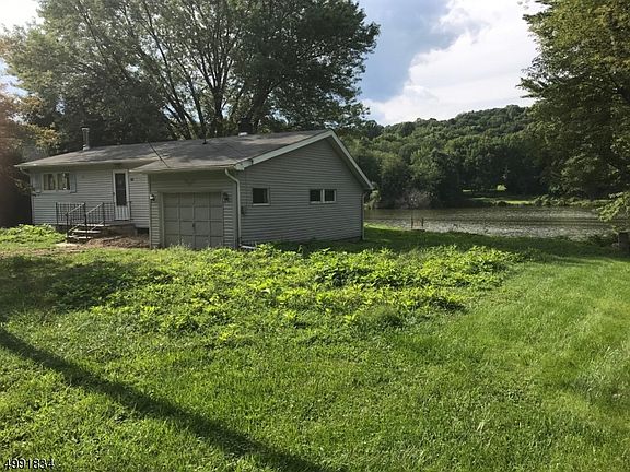 5th image of 329 Lakewood Ter