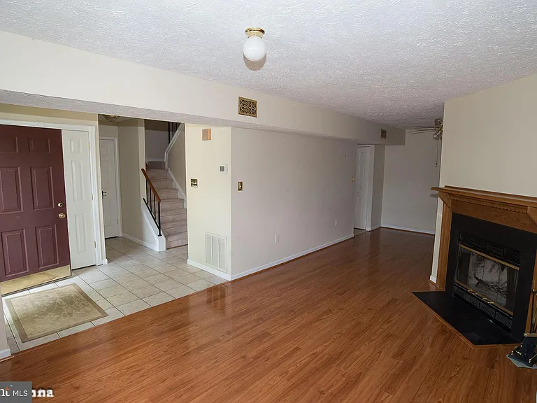 6128 Hoskins Hollow Cir #B — Photo 6