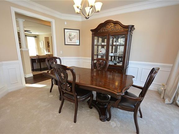 5th image of 7 Whitley Ct