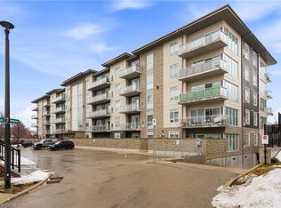 16 Markle Cres #413, Hamilton, ON L9G 0H4