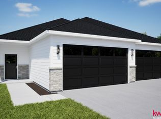 11761 S 125th St, Papillion, NE 68046