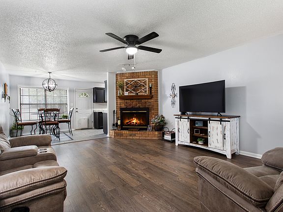 5th image of 2653 Lori Ln