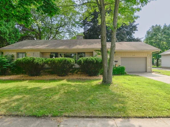 1343 Dousman St, Green Bay, WI 54303