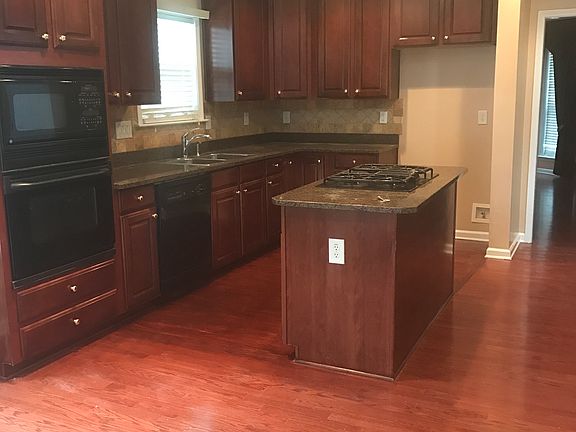 3rd image of 2698 Heritage Oaks Cir