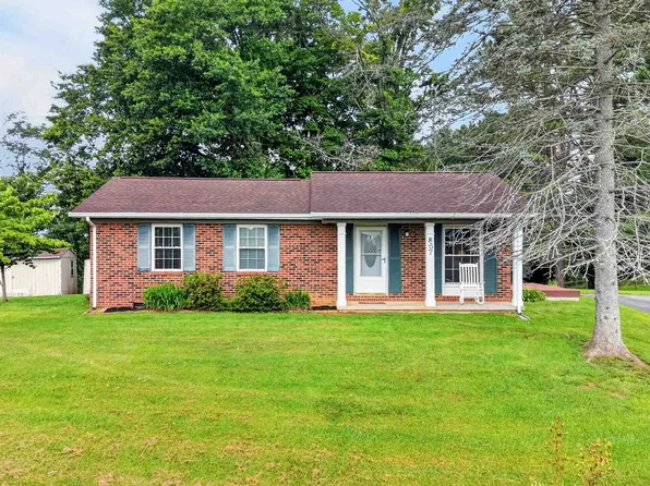 867 Switchback Rd, Christiansburg, VA 24073