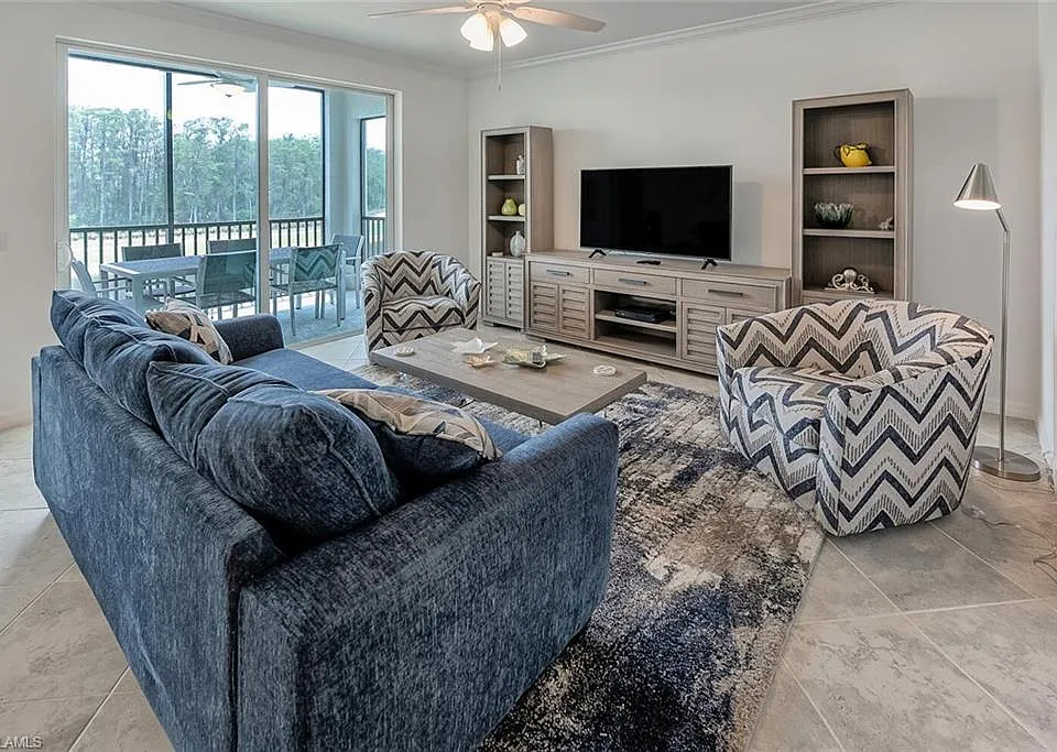 6046 National Blvd #436