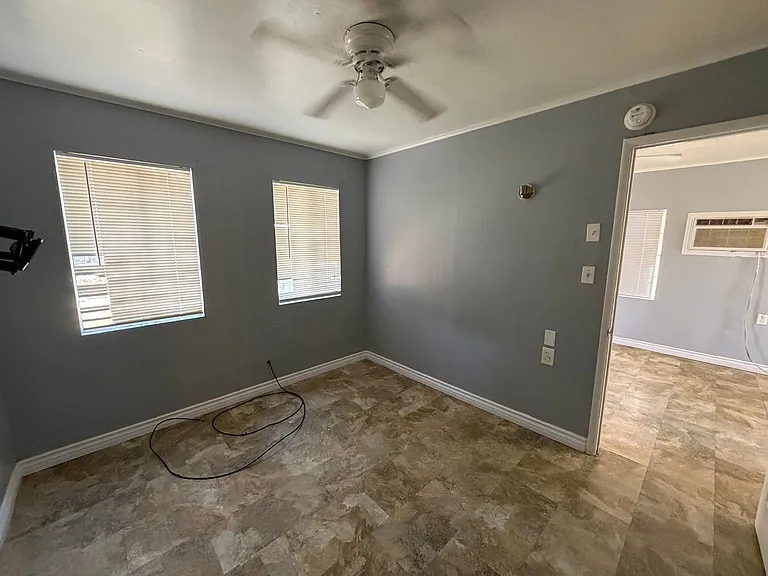 415 1/2 Arvin St — Photo 10