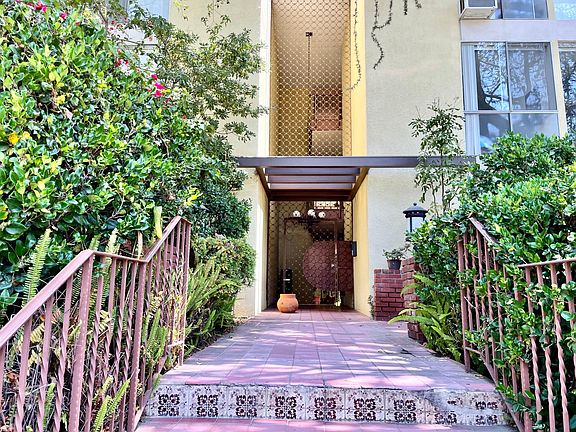 4th image of 1932 Overland Ave APT 207