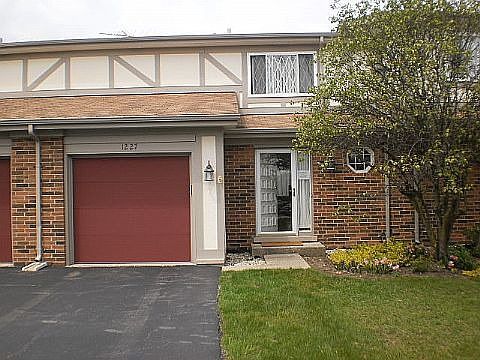 2nd image of 1227 Briarwood Ln