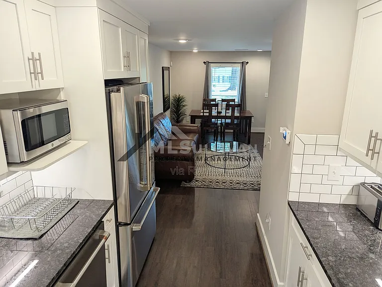 144 E Tryon St #5 — Photo 5