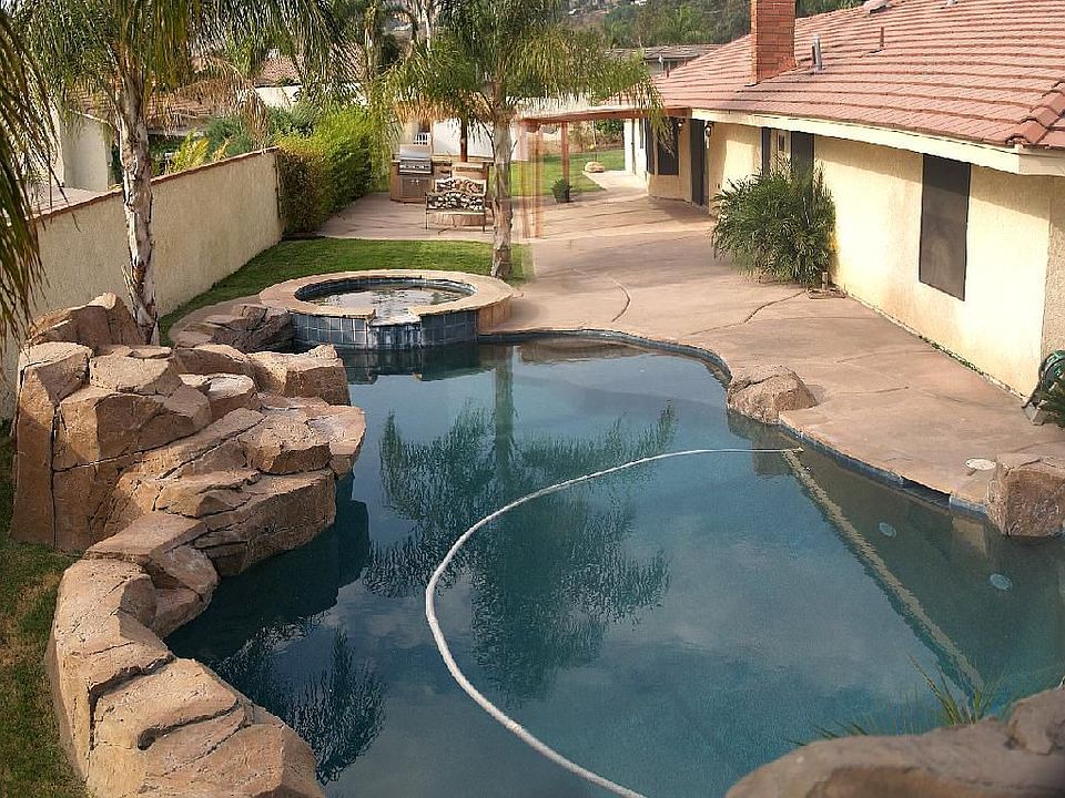 Heated Saline Pool/Spa/Water Slide