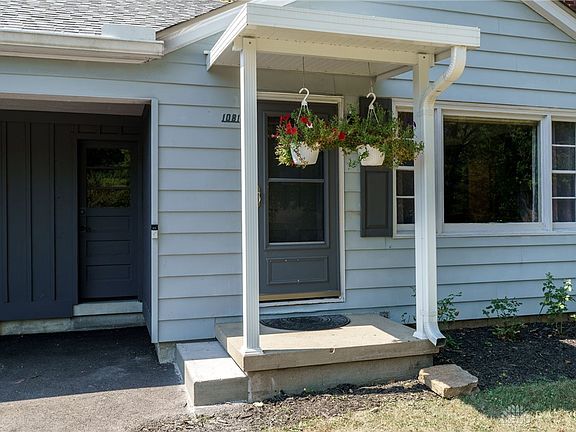 5th image of 1081 Meadow Dr