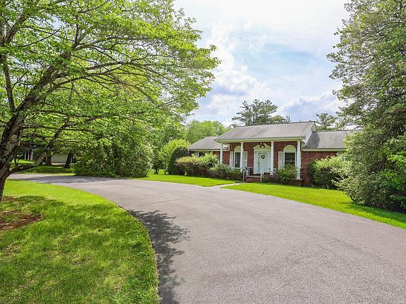 2nd image of 201 Colonial Dr