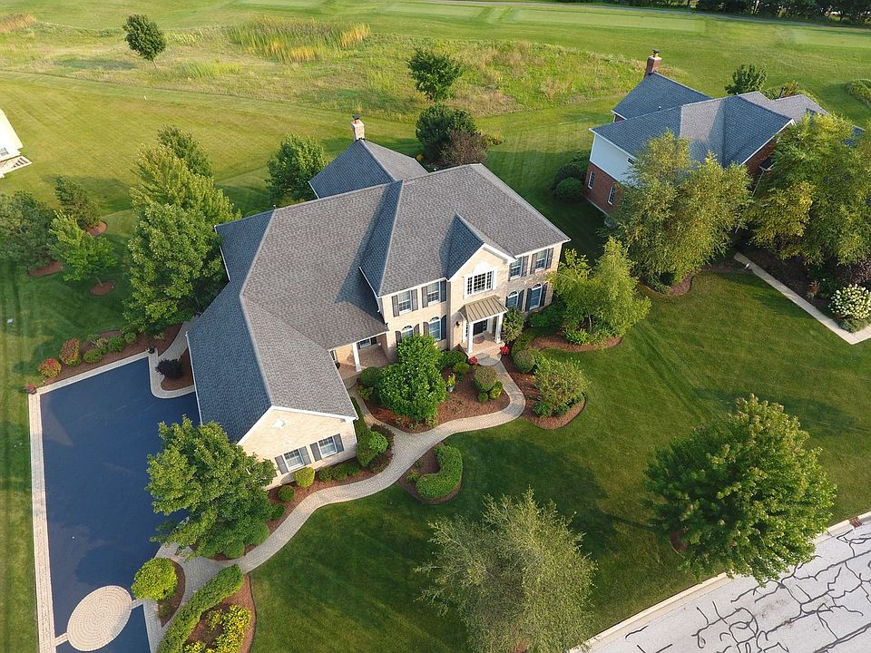 1st image of 21 Doral Dr
