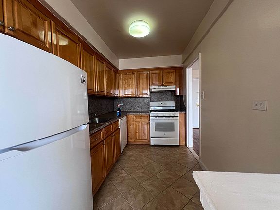4th image of 164-20 Highland Ave #6DD