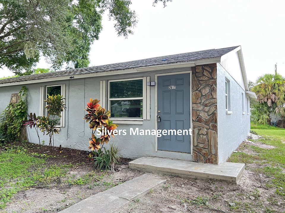 2617 33rd Ave Dr E, Bradenton, FL 34208