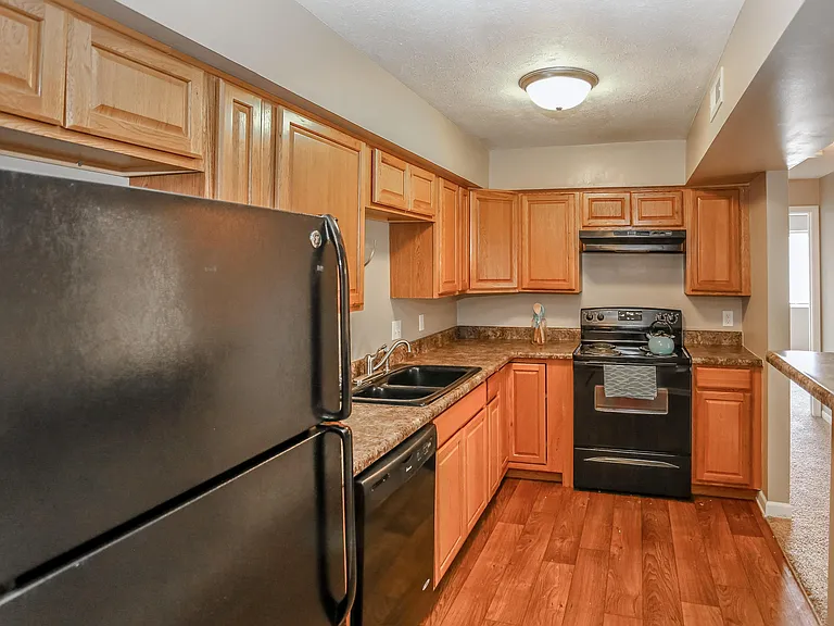 Omaha, NE Evergreen Terrace Apartments | 2 Bedroom | Kitchen