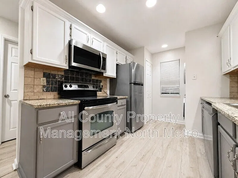 Rivermont Village — Photo 4