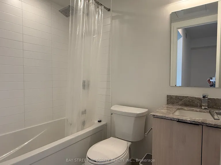 501 Yonge St #4108 — Photo 8