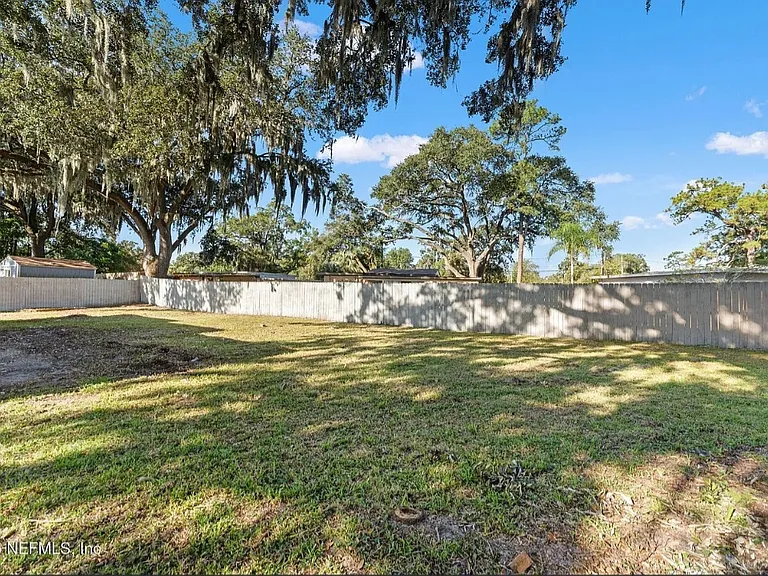 6144 Fordham Cir W — Photo 8