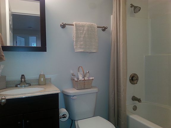 Main bathroom with bathtub