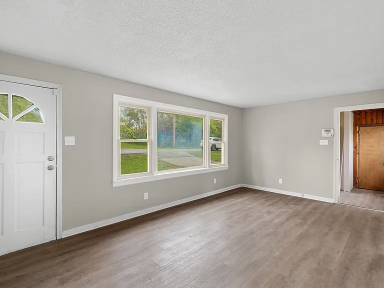 9866 Nolte Ave — Photo 3