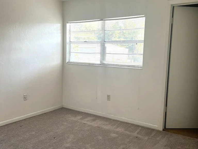 2650 SW 38th Pl #A — Photo 10