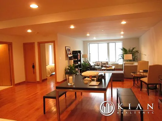 Rented by Kian Realty | media 12