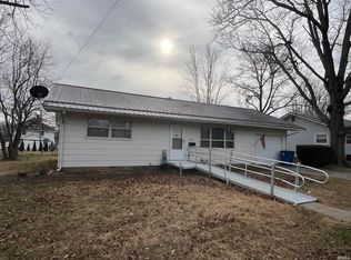 683 Fairmont St, Bridgeport, IL 62417