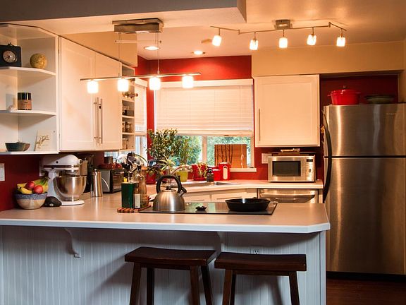 Open floor plan and kitchen.