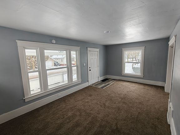 4th image of 1183 Harpster Ave
