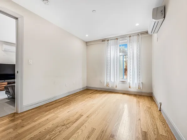 65-38 Austin Street image 7 of 16