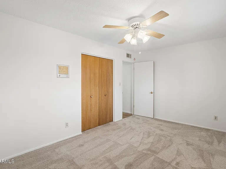 1014 E Balboa Cir — Photo 30