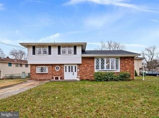831 Kingston Dr, Cherry Hill, NJ 08034