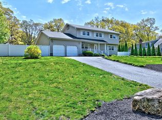 7 Miller Place Rd, Miller Place, NY 11764