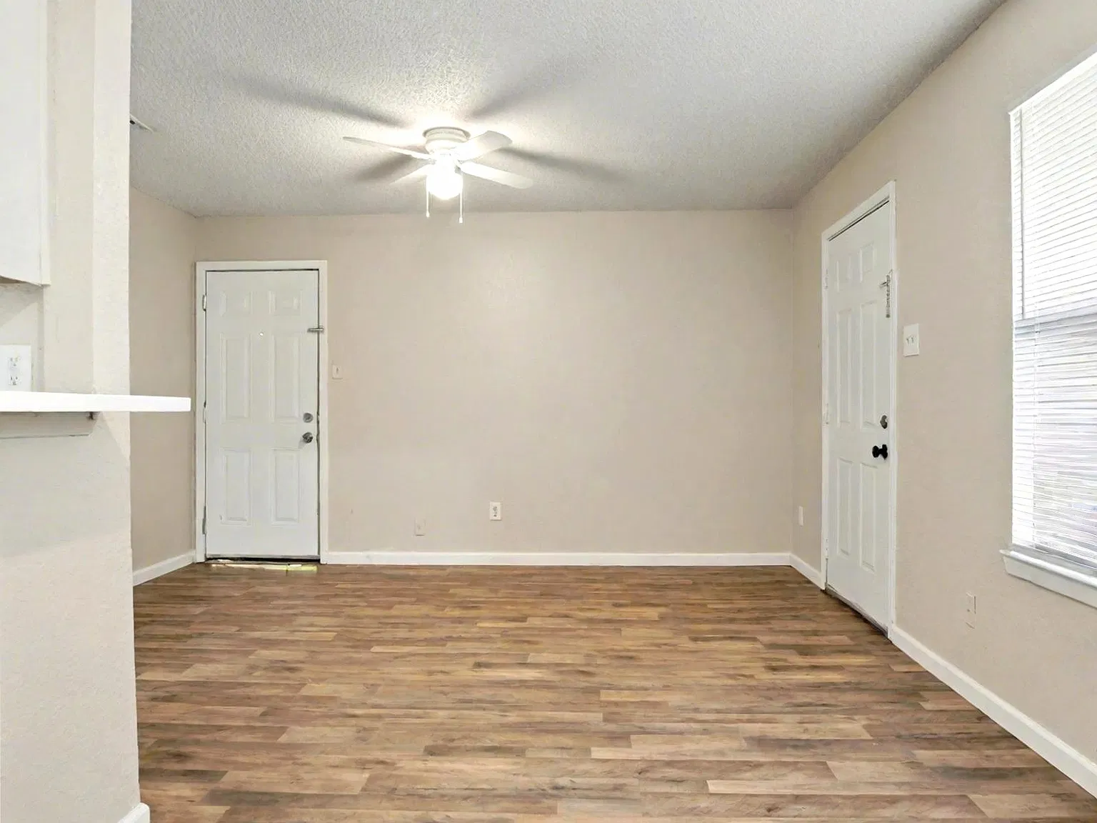 5519 Wellesley Ave — Photo 3