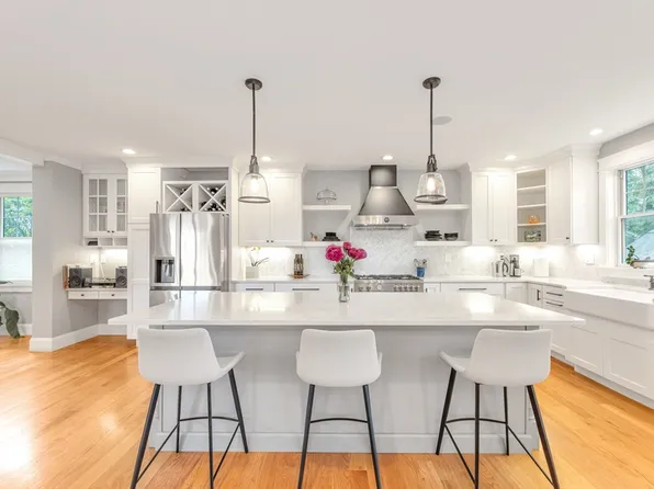 11 Chase Ave #1, Lexington, MA 02421