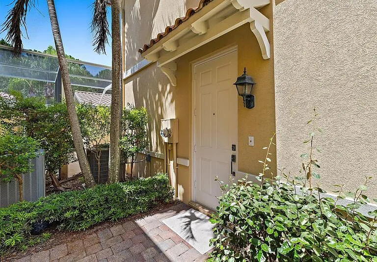4526 Illicium Dr — Photo 3