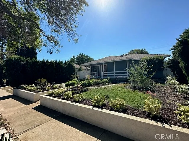 3 bed, 1104 sqft, $3,895 — Photo 3