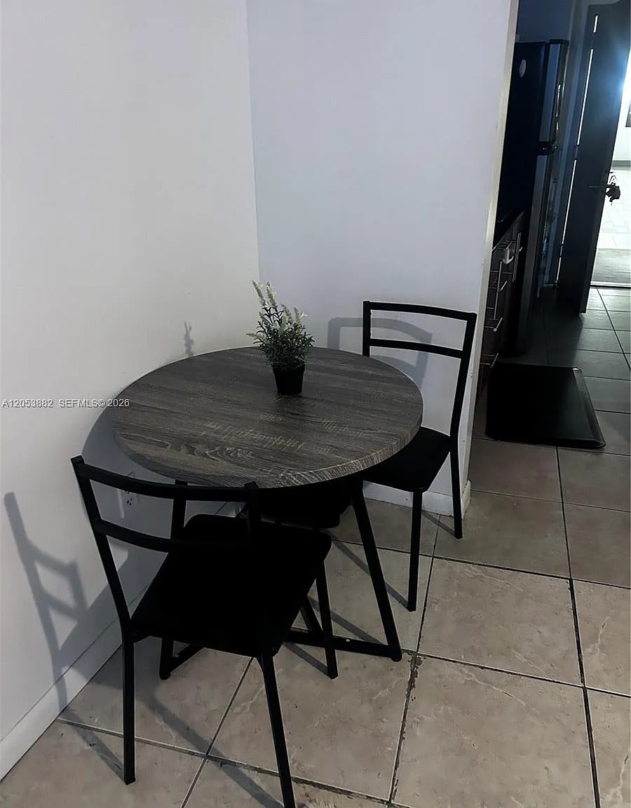 Opera Tower Condo — Photo 2