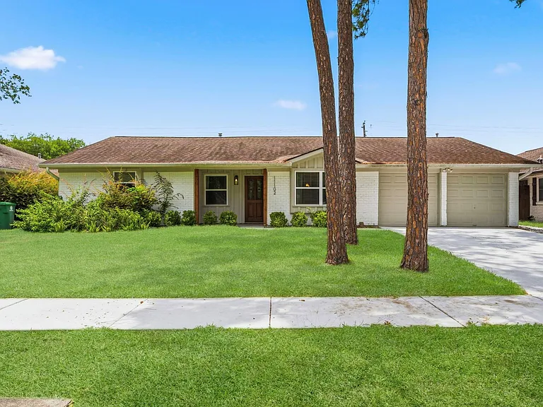 11102 Endicott Ln — Photo 5