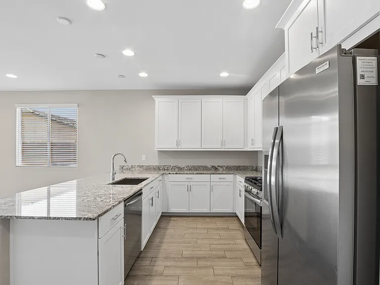 3315 S Piedra — Photo 2