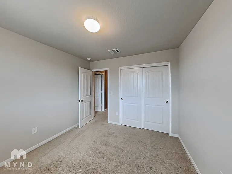 1129 La Conterra Blvd — Photo 12